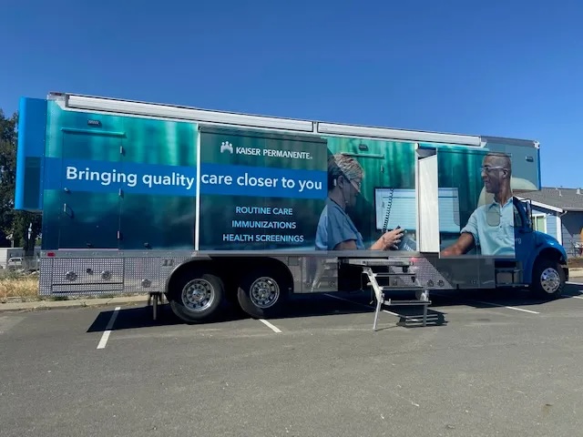 Free health screenings in DeKalb County at NLCA mobile community health clinic in South DeKalb
